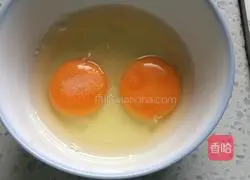 Illustration of how to make cabbage and egg soup 2