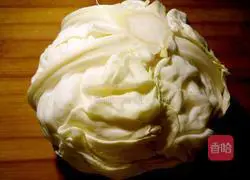 Illustration of how to make kohlrabi kimchi 1