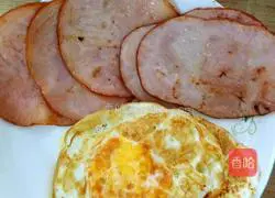 Illustration of how to make ham, bacon and egg sandwich 4