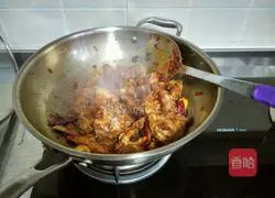 Illustration of how to cook mutton in soy sauce 7