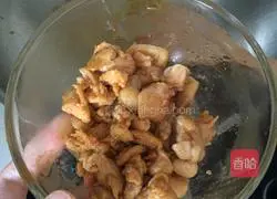 Illustration of how to make diced chicken rice noodles 5