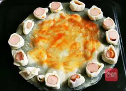 Pizza ~ Illustration of the hand pie version 6