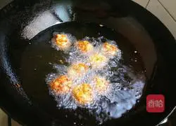 Illustration of how to make fried meatballs 8