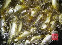 Illustration of how to make spicy barbecued fish 2