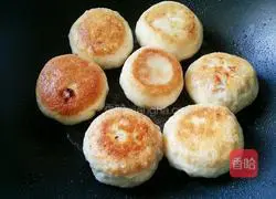 Illustration of how to make fried buns 14
