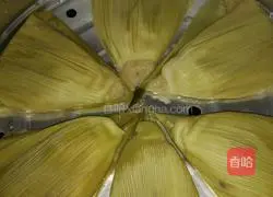 Illustration of how to make sweet and waxy corn cake 7