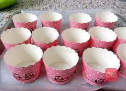 Illustration of how to make cup cakes 13