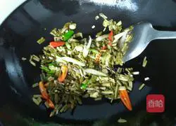 Illustration of how to cook large intestine with sauerkraut 4