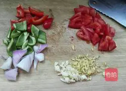 Xinjiang Fried Noodles Illustration of how to make slices 2