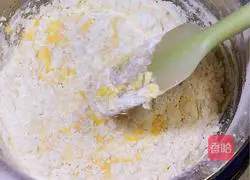 Illustration of how to make eight-inch chiffon cake 11