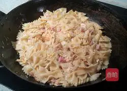 Illustration of how to make ham spaghetti 10