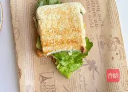 Illustration of how to make egg sandwich 8