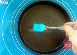 Illustration of how to make shrimp and bacon pizza 10