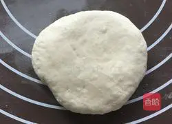 Illustration of how to make crispy tomato and vegetable pizza 5