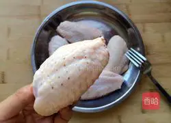 Illustration of the family version of New Orleans grilled wings 3 