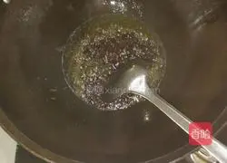 Illustration of how to make shredded pork with Lotus Beijing sauce 6