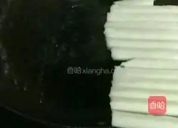 Illustration of how to make cheese and spicy stir-fried kimchi rice cake 3