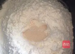 Illustration of how to make small meal bags 1