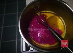 Illustration of how to make dragon fruit and coconut flavored glutinous rice cake 4