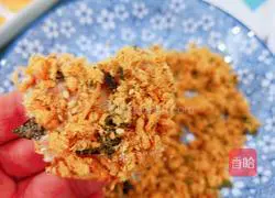 Illustration of how to make cartoon meat floss cake 12