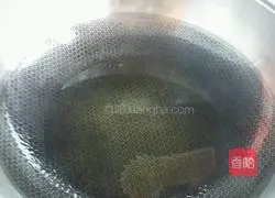 Illustration of how to make homemade naan meat in Xinjiang 8