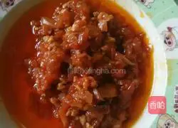 Illustration of how to make homemade pizza in an electric frying pan 2