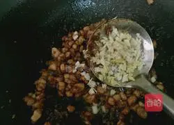 Illustration of how to make diced pork in sauce 9