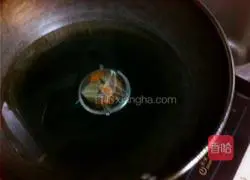 Illustration of how to make dried bamboo shoots and braised pork 8