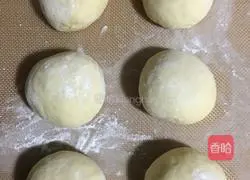 Illustration of how to make snowflake bread 8