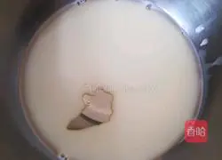 Red Date Cranberry Muffin Cake Recipe Illustration 3