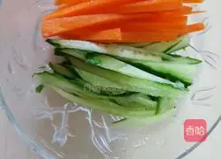 Illustration of how to make egg and vegetable rolls 2