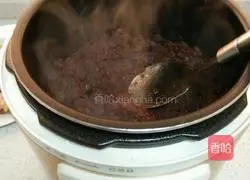 Illustration of how to make bean paste and pork with paste 3