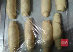 Illustration of how to make simple bread 5