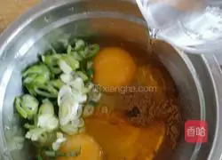 Illustration of how to make homemade Northeastern sauce-braised eggs in a rice cooker 1