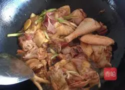 Illustration of how to make steamed chicken with mushrooms 3