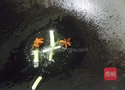 Illustration of how to make braised noodles with shrimps, ham, mushrooms and ham 5