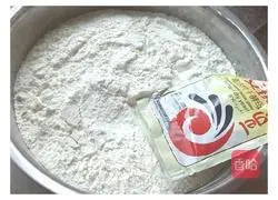 Illustration of how to make pot helmets 1