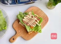 Illustration of how to make egg sandwich 7