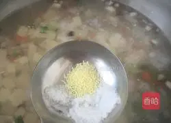 Assorted Tofu Soup Recipe Illustration 5