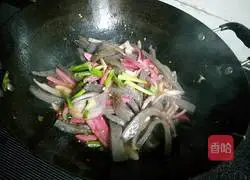 Illustration of how to make fried konjac with kimchi 6