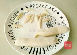 Illustration of how to make scissor noodles 7