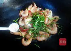 Illustration of how to make fried shrimps in oil 5