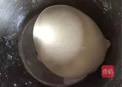 Illustration of how to make homemade bacon pizza 2 