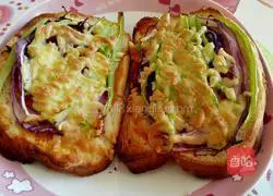 Illustration of how to make toast pizza for one person 7