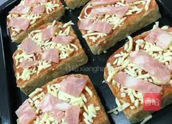 Whole wheat toast pizza (bacon) recipe illustration 4