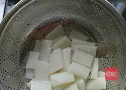 Illustration of how to make sesame and osmanthus yam tablets 7