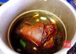 Illustration of how to make Dongpo elbow to attract wealth 16