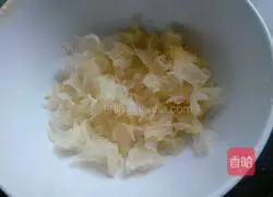 Illustration of how to make three fresh ice powder 3