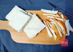 Illustration of how to make handmade bread crumbs 2