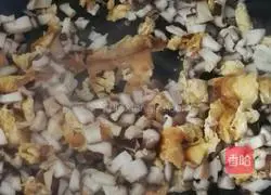 Illustration of how to make braised noodles with mushrooms and eggs 6